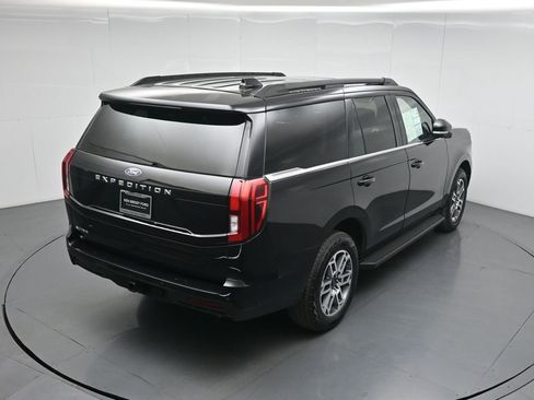 Certified 2025 Ford Expedition Active image 45