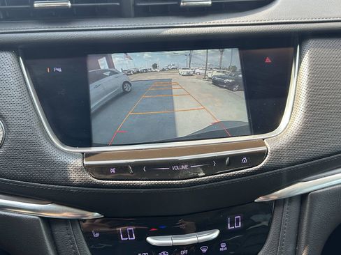 Used 2017 Cadillac XT5 Luxury w/ Driver Awareness Package FWD image 14