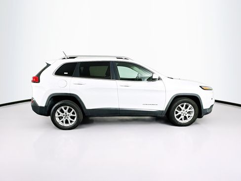 Used 2015 Jeep Cherokee Latitude FWD image 10