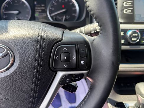 Used 2018 Toyota Highlander SE AWD/4WD image 34