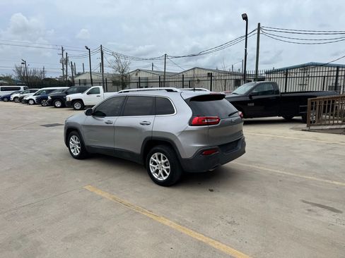 Used 2016 Jeep Cherokee Latitude w/ Safety/Convenience Group image 3