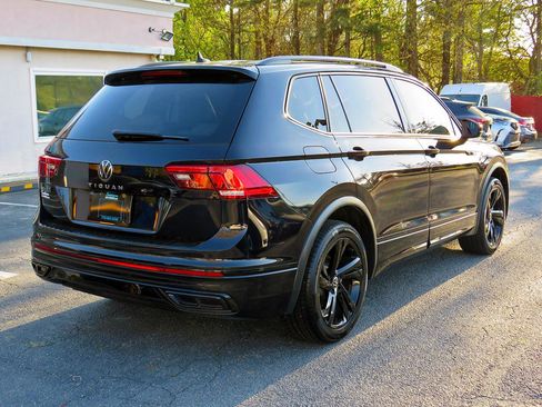 Used 2023 Volkswagen Tiguan SE R-Line image 7