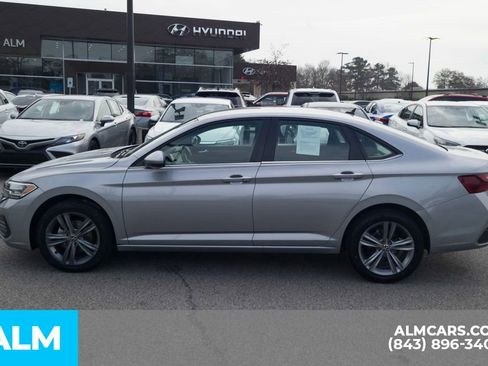 Used 2024 Volkswagen Jetta SE FWD image 10