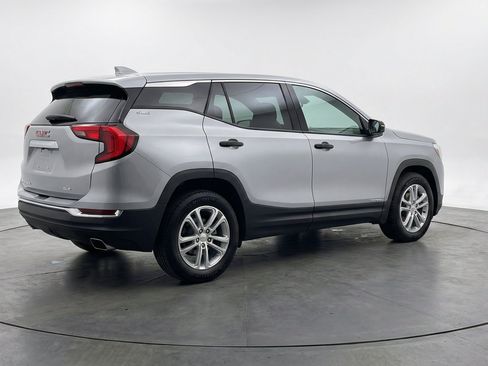 Used 2024 GMC Terrain SLE FWD image 9