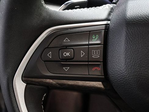 Used 2023 Jeep Grand Cherokee L Limited w/ Black Appearance Package image 34