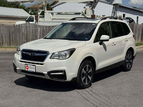 Used 2017 Subaru Forester 2.5i Premium w/ Popular Package #2A AWD/4WD image 5