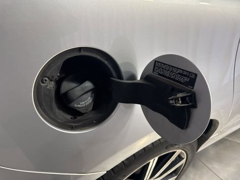 Used 2015 Volvo XC60 T6 Platinum image 15