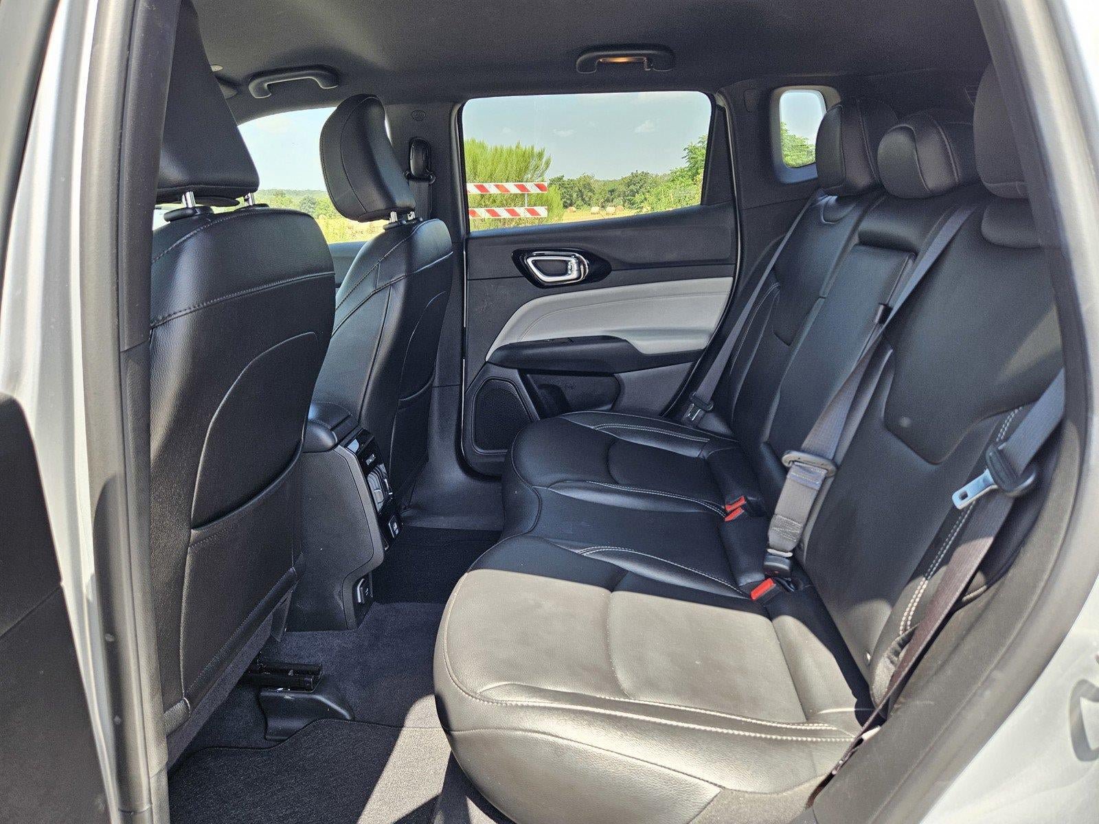 Used 2025 Jeep Compass Limited AWD/4WD image 11
