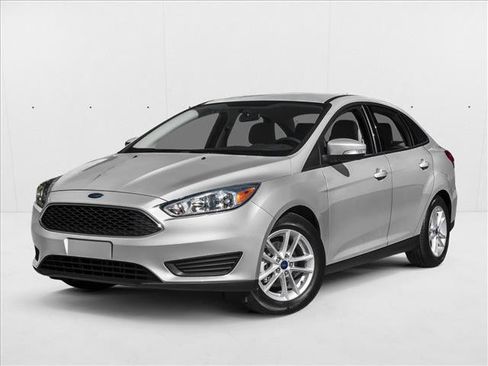 Used 2015 Ford Focus SE w/ SE Sport Package FWD image 1