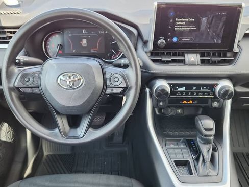Used 2023 Toyota RAV4 LE AWD/4WD image 29