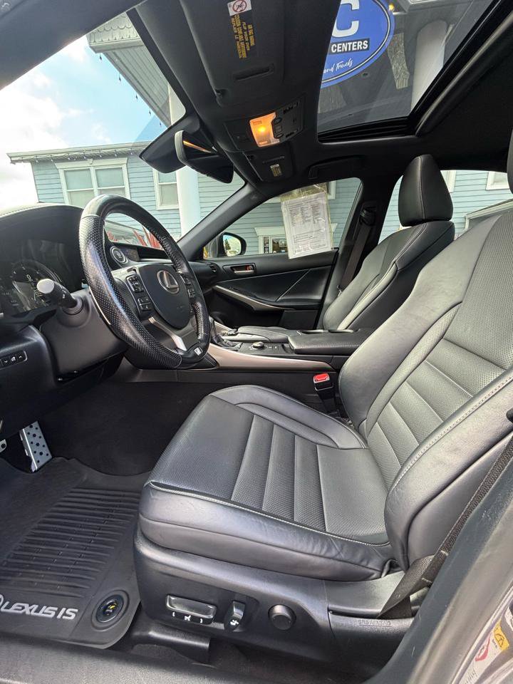 Used 2017 Lexus IS 300 F Sport w/ F Sport Package AWD/4WD image 10
