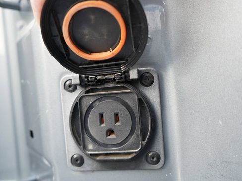 Used 2025 Chevrolet Silverado 1500 LT image 14