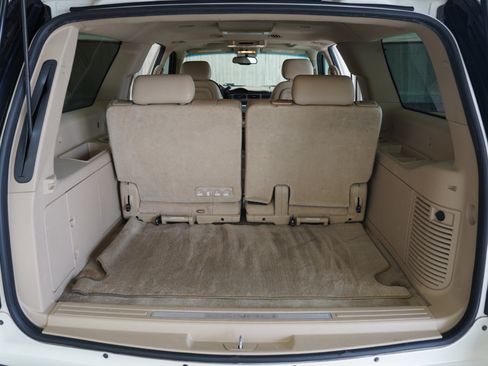 Used 2012 GMC Yukon XL Denali image 36