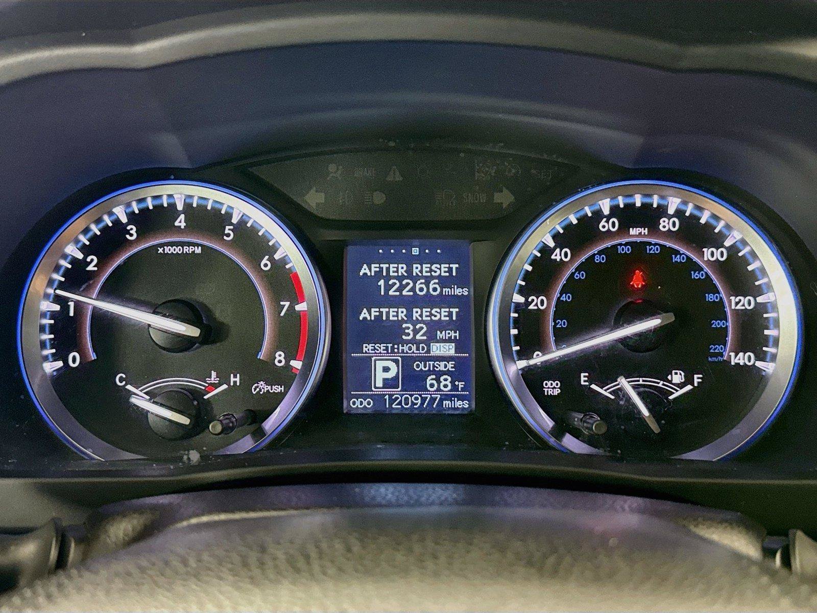 Used 2016 Toyota Highlander LE AWD/4WD image 17