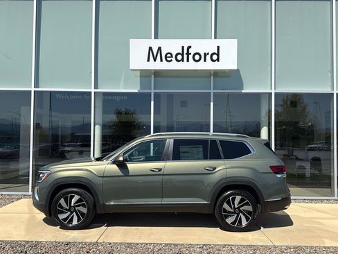 New 2025 Volkswagen Atlas SEL image 7