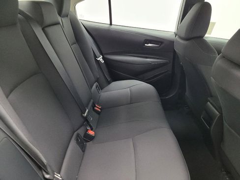 Used 2021 Toyota Corolla LE image 19