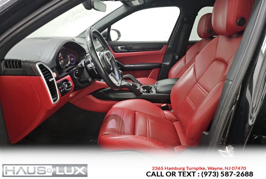 Used 2023 Porsche Cayenne AWD/4WD image 4