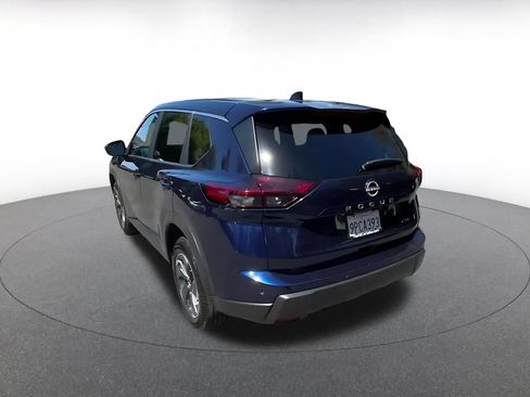 Used 2025 Nissan Rogue SV AWD/4WD image 11