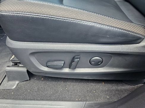 Used 2023 Nissan Pathfinder SL w/ SL Premium Package FWD image 18