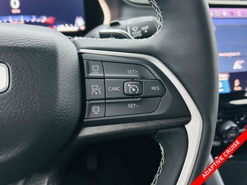 Used 2023 Jeep Grand Cherokee L Limited w/ Black Appearance Package image 8