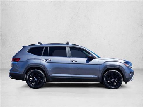 Used 2023 Volkswagen Atlas SE w/ Black Wheel Package AWD/4WD image 5