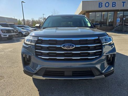 Used 2025 Ford Explorer Active w/ Active Comfort Package image 8