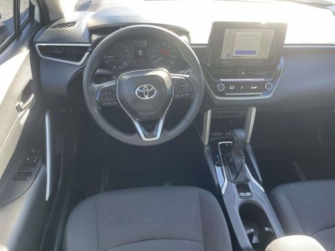 Used 2025 Toyota Corolla Cross LE w/ Moonroof Package FWD image 12