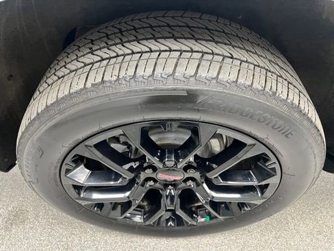 Used 2022 GMC Yukon XL Denali image 17