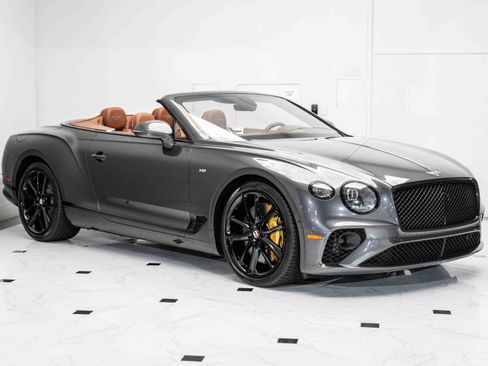 Used 2020 Bentley Continental GT image 33