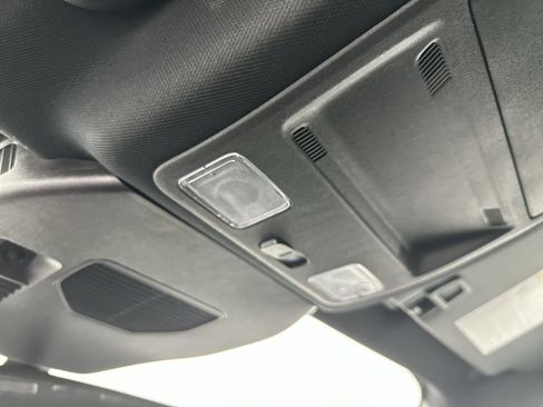 Used 2025 Ford Escape ST-Line FWD image 9