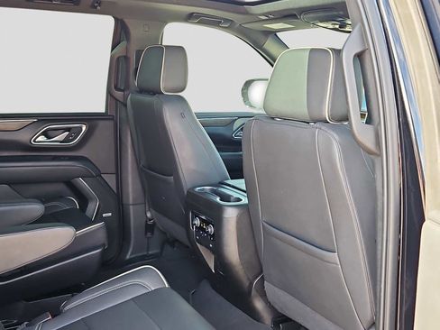 Used 2023 Chevrolet Tahoe Premier w/ Premium Package image 17