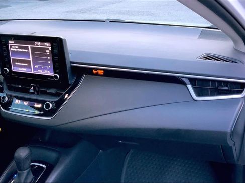 Used 2022 Toyota Corolla LE image 18