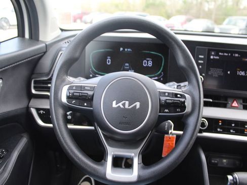 Used 2023 Kia Sportage LX image 14