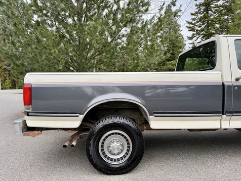 Used 1990 Ford F250 XL 2dr 4WD Standard Cab LB HD image 34