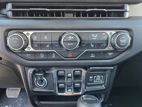 New 2026 Jeep Gladiator Sport image 14