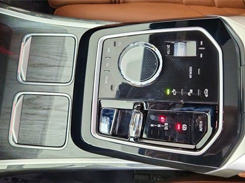 Used 2023 BMW i7 xDrive60 image 49
