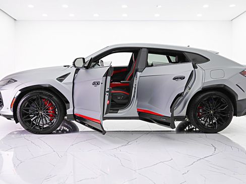 Used 2025 Lamborghini Urus SE AWD/4WD image 4