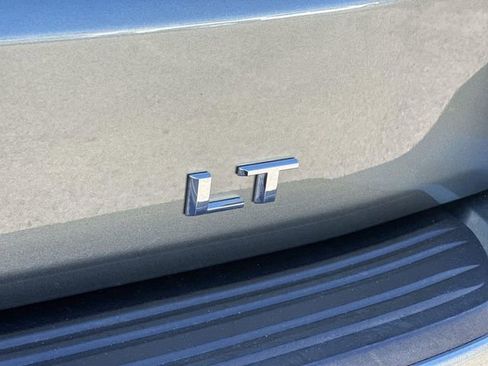 Used 2024 Chevrolet Suburban LT image 31