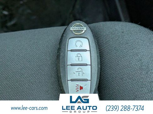 Used 2018 Nissan Pathfinder SV image 27