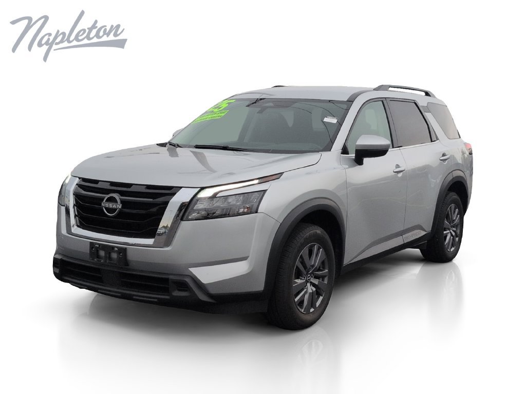 Used 2025 Nissan Pathfinder SV AWD/4WD image 1