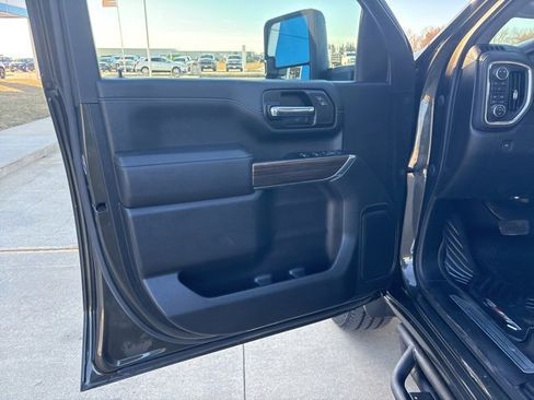 Used 2022 Chevrolet Silverado 3500 LT w/ Convenience Package image 15