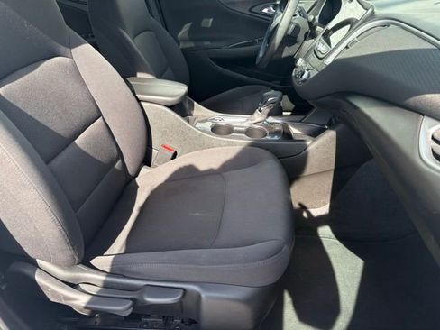 Used 2022 Chevrolet Malibu LT FWD image 17