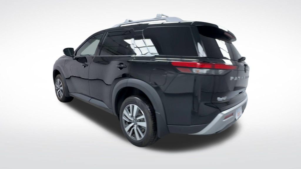 Used 2024 Nissan Pathfinder SL AWD/4WD image 9