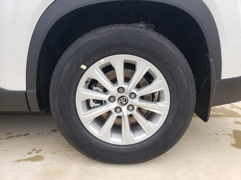 New 2026 Toyota Grand Highlander AWD image 20