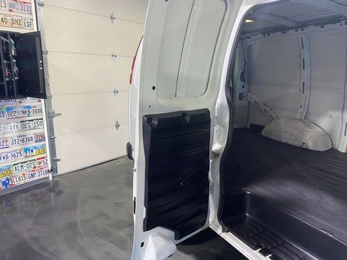 Used 2009 Chevrolet Express 2500 image 14