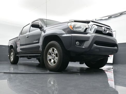 Used 2015 Toyota Tacoma 4x4 Double Cab image 29