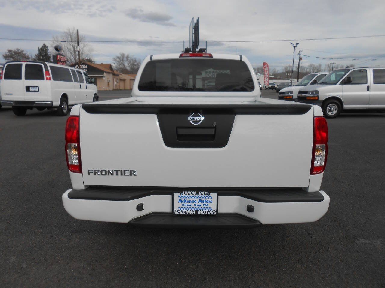 Used 2018 Nissan Frontier S RWD image 8