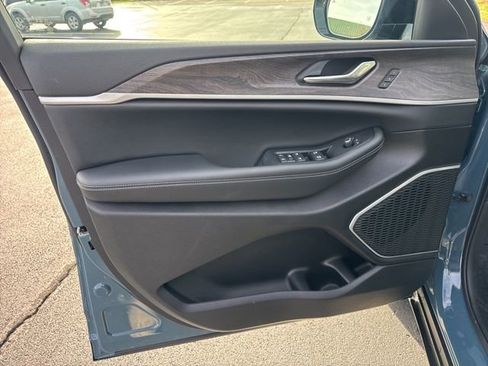 New 2026 Jeep Grand Cherokee L Limited image 14