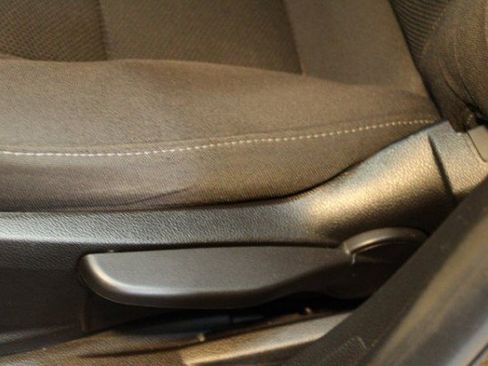 Used 2015 Chevrolet Cruze LT image 17