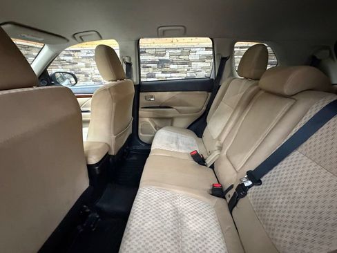 Used 2014 Mitsubishi Outlander GT AWD/4WD image 26